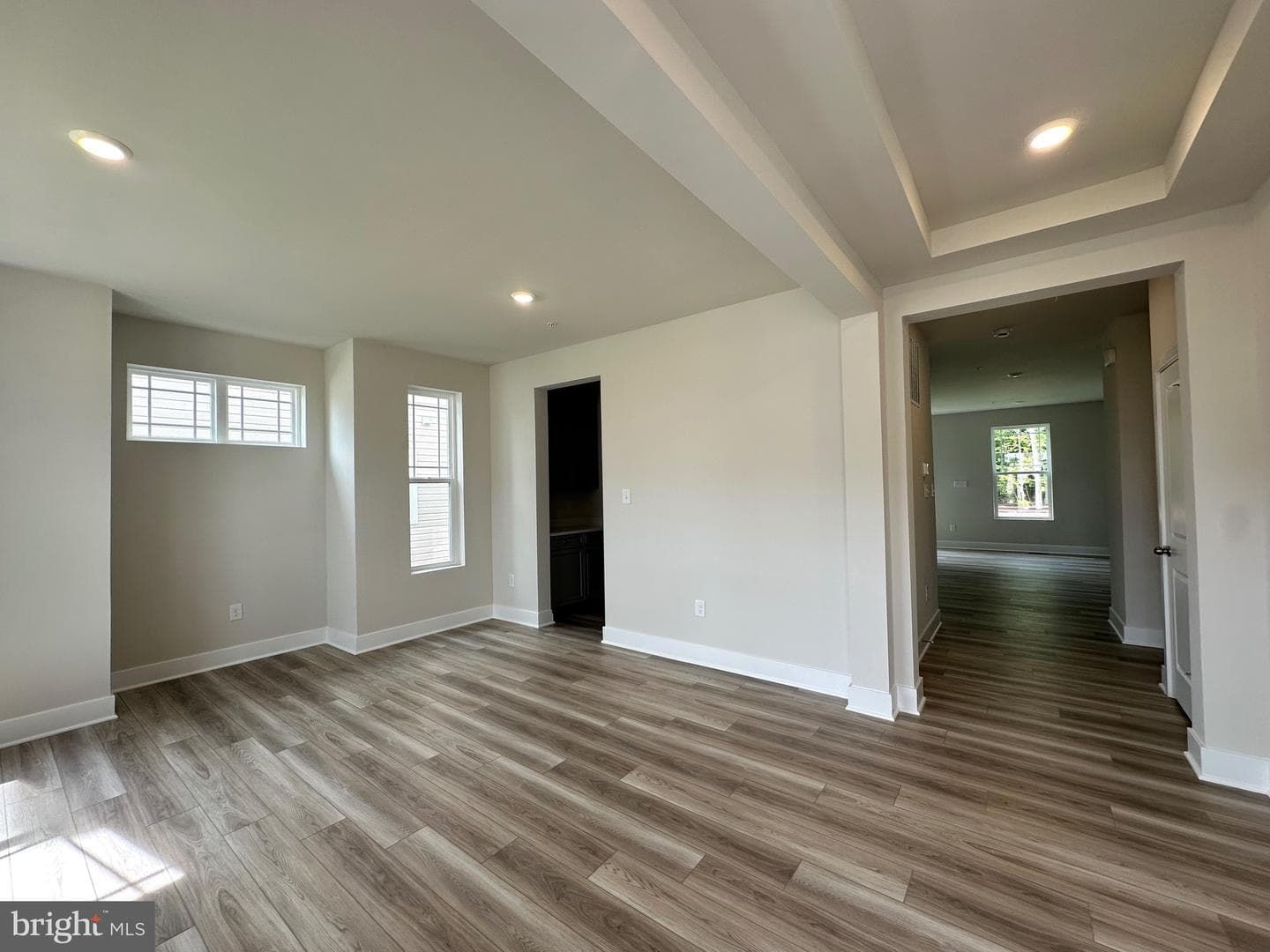 5404 Newport Circle photo 6