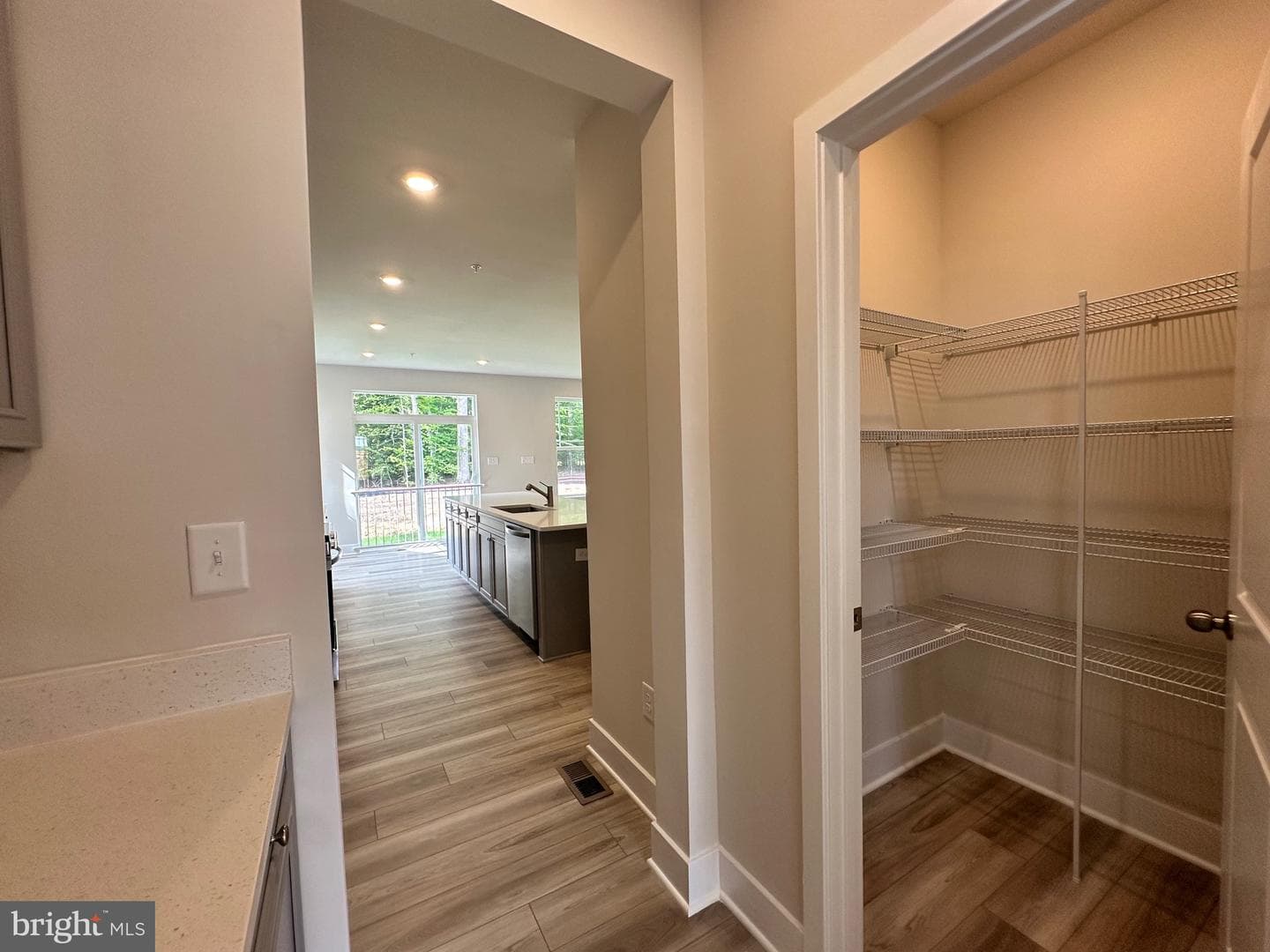 5404 Newport Circle photo 8