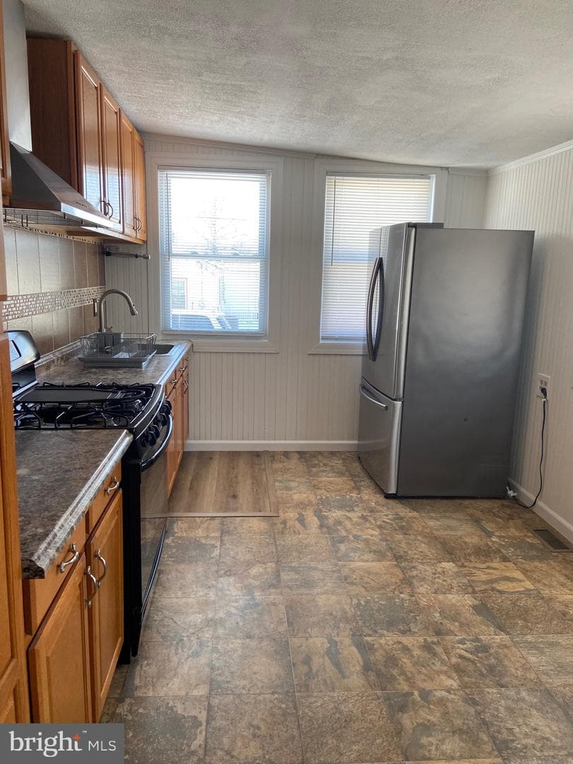 82 Circle Avenue photo 6