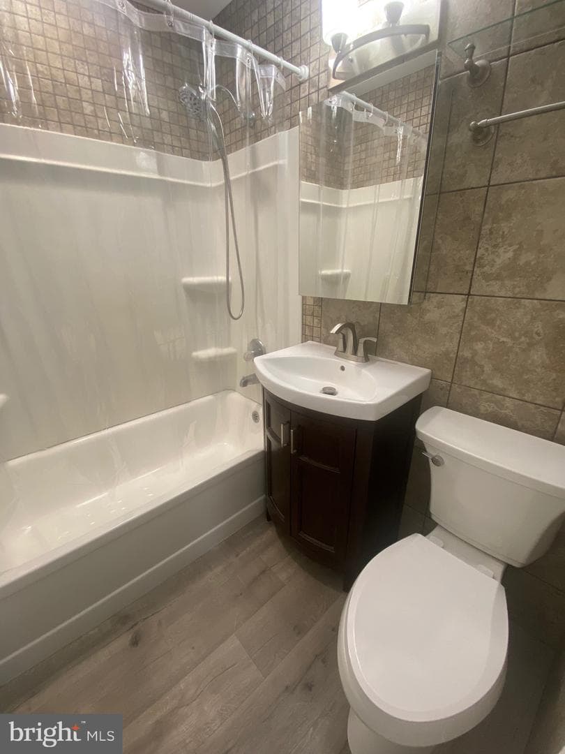 82 Circle Avenue photo 7