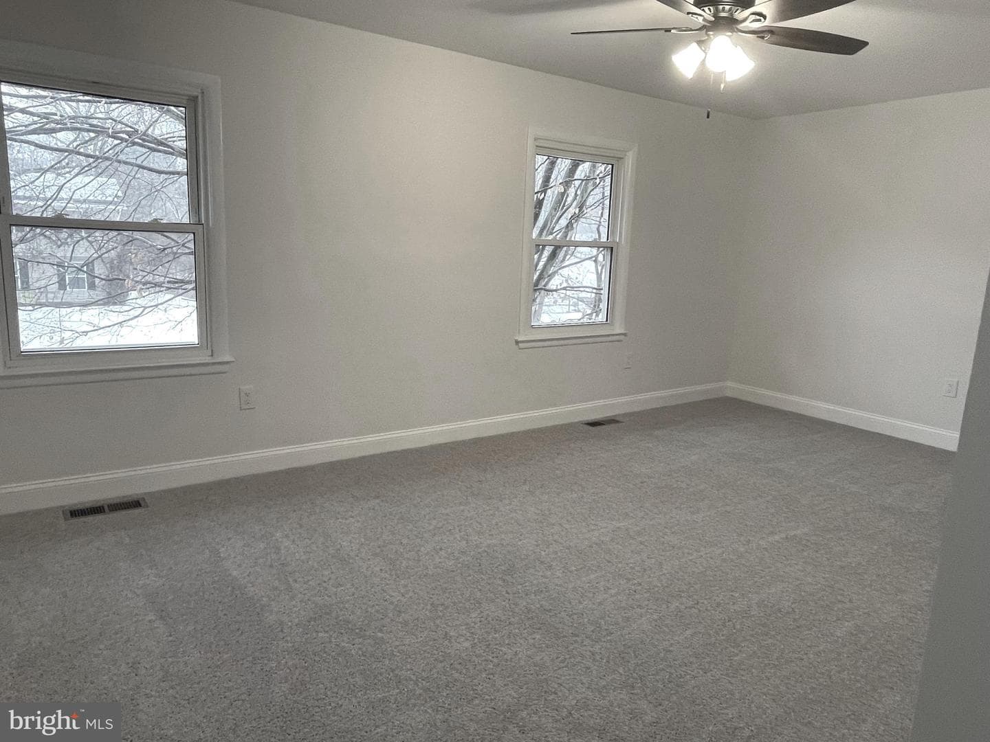 2106 Boxwood Circle photo 24