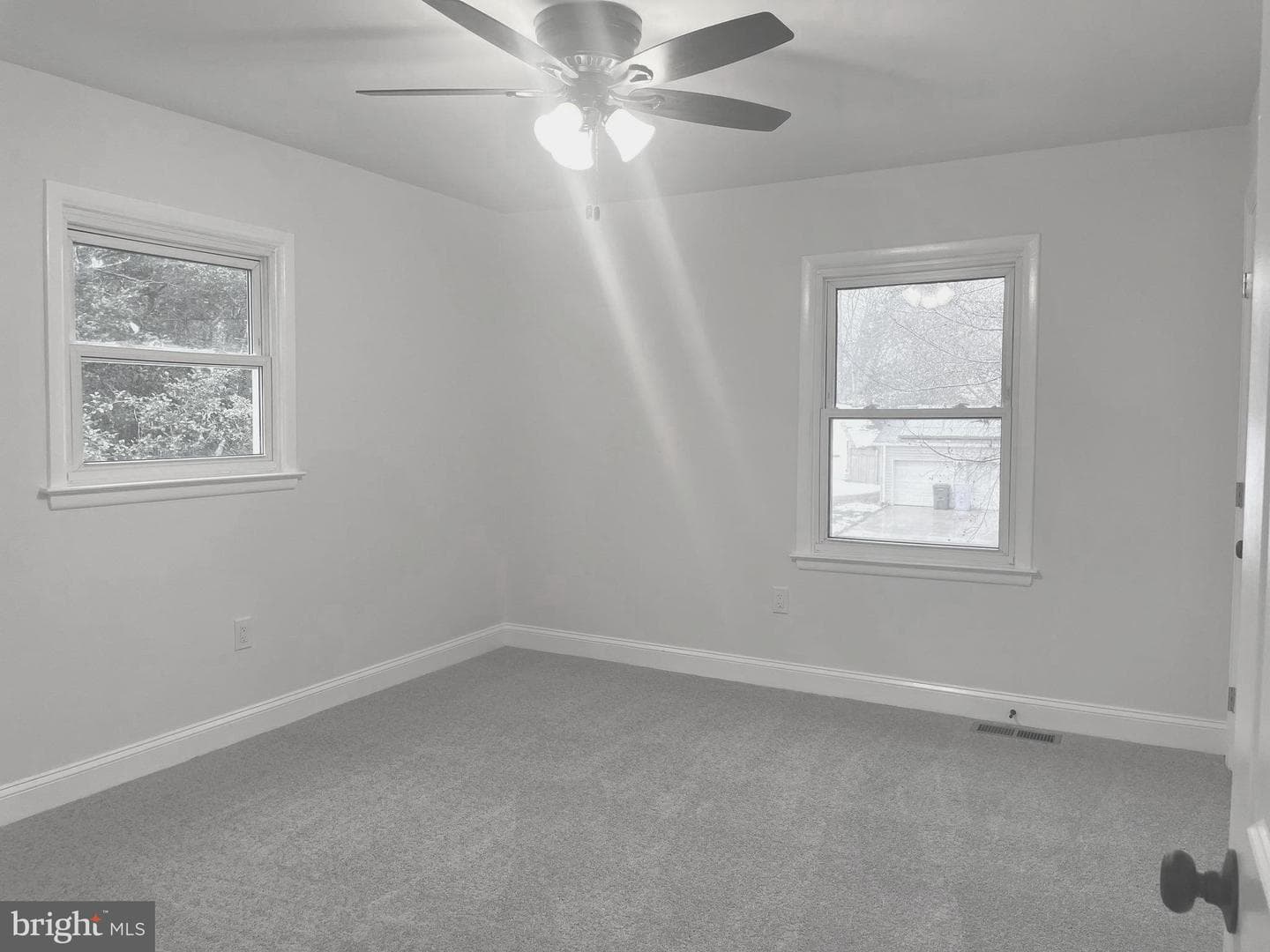 2106 Boxwood Circle photo 25
