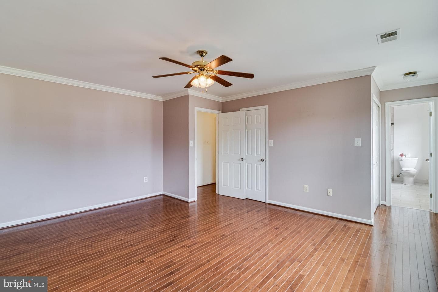 1013 Suffolk Drive photo 17