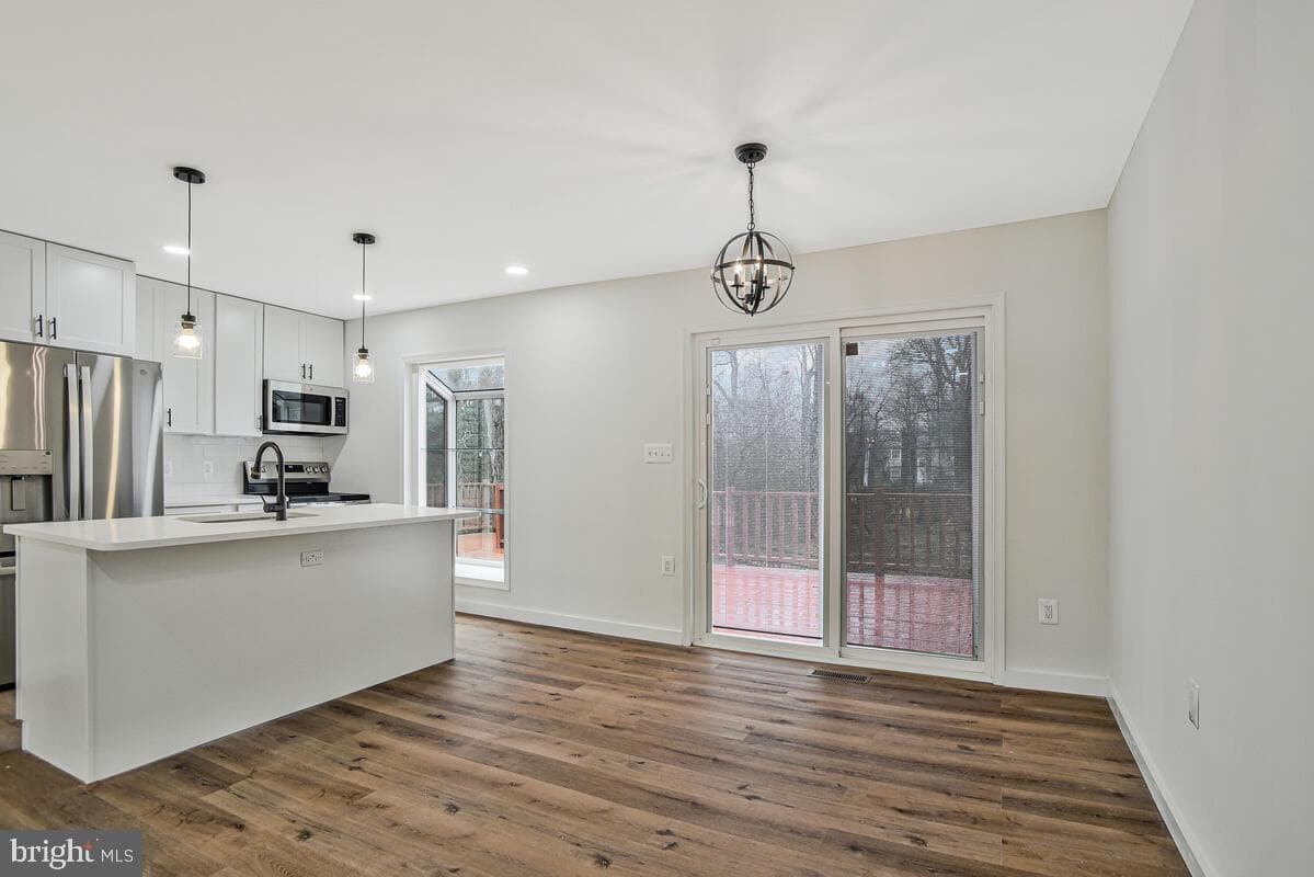 2424 Pear Tree Court photo 13