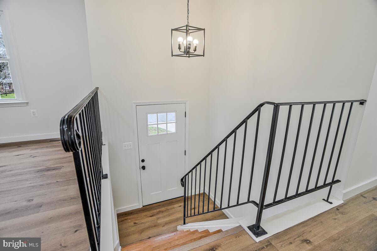 2424 Pear Tree Court photo 9