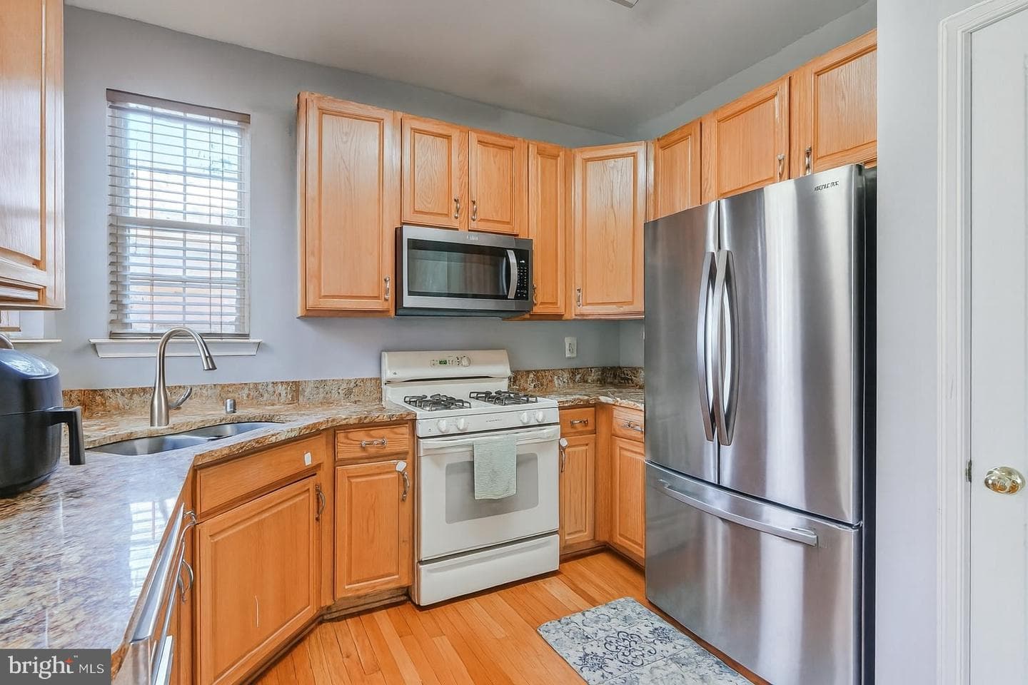 2304 Leyton Court photo 3