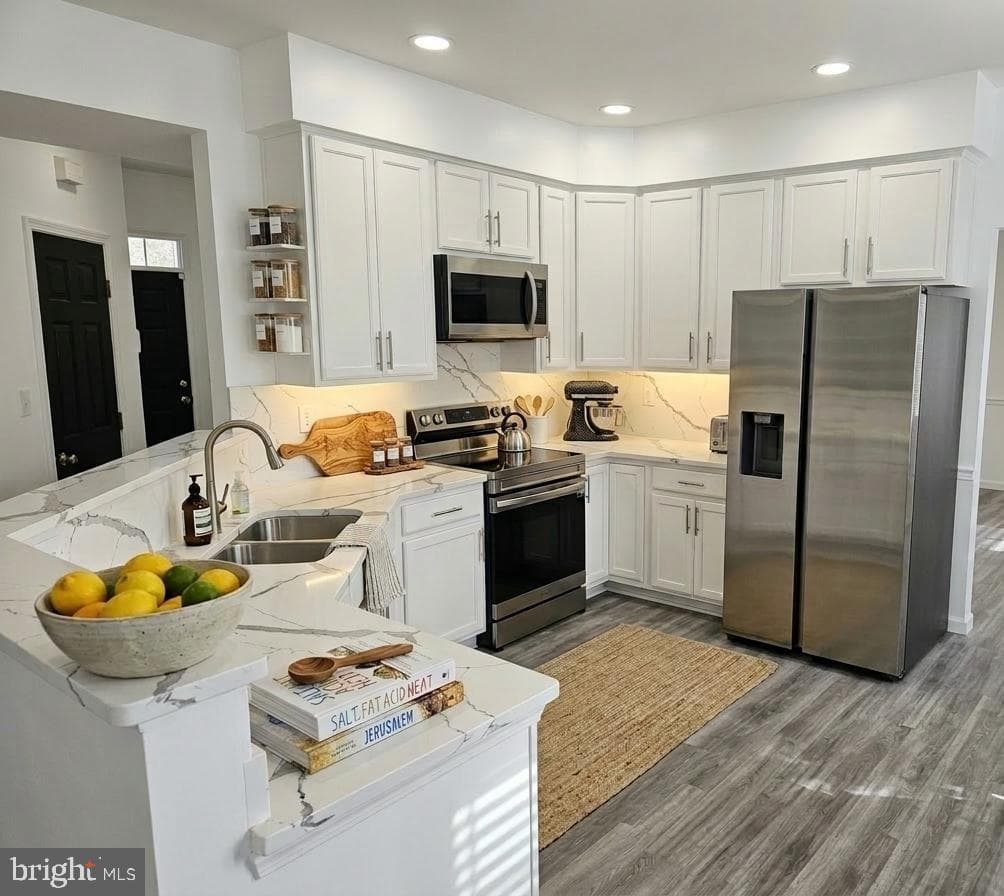 2300 Hawks Landing Court photo 5
