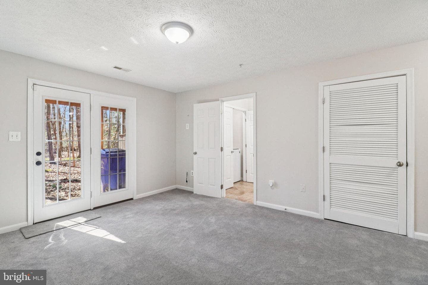 8033 Bloomsbury Place photo 24