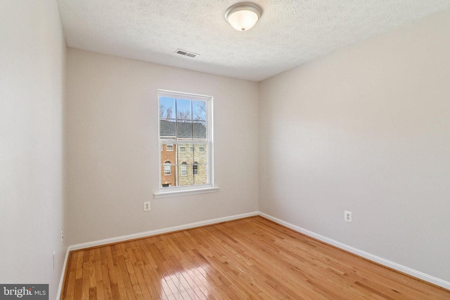 8033 Bloomsbury Place photo 33