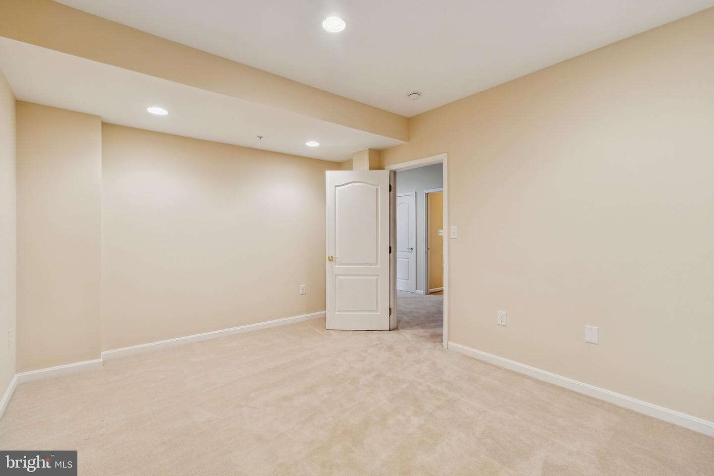 3380 Braemar Court photo 44