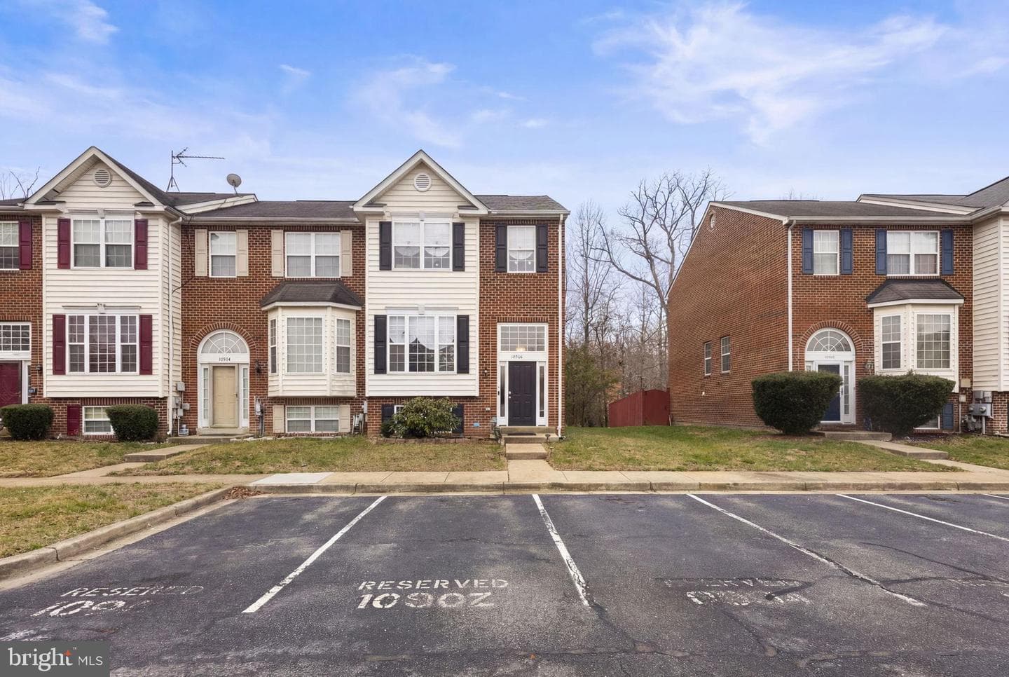 10906 W Point Place photo 2