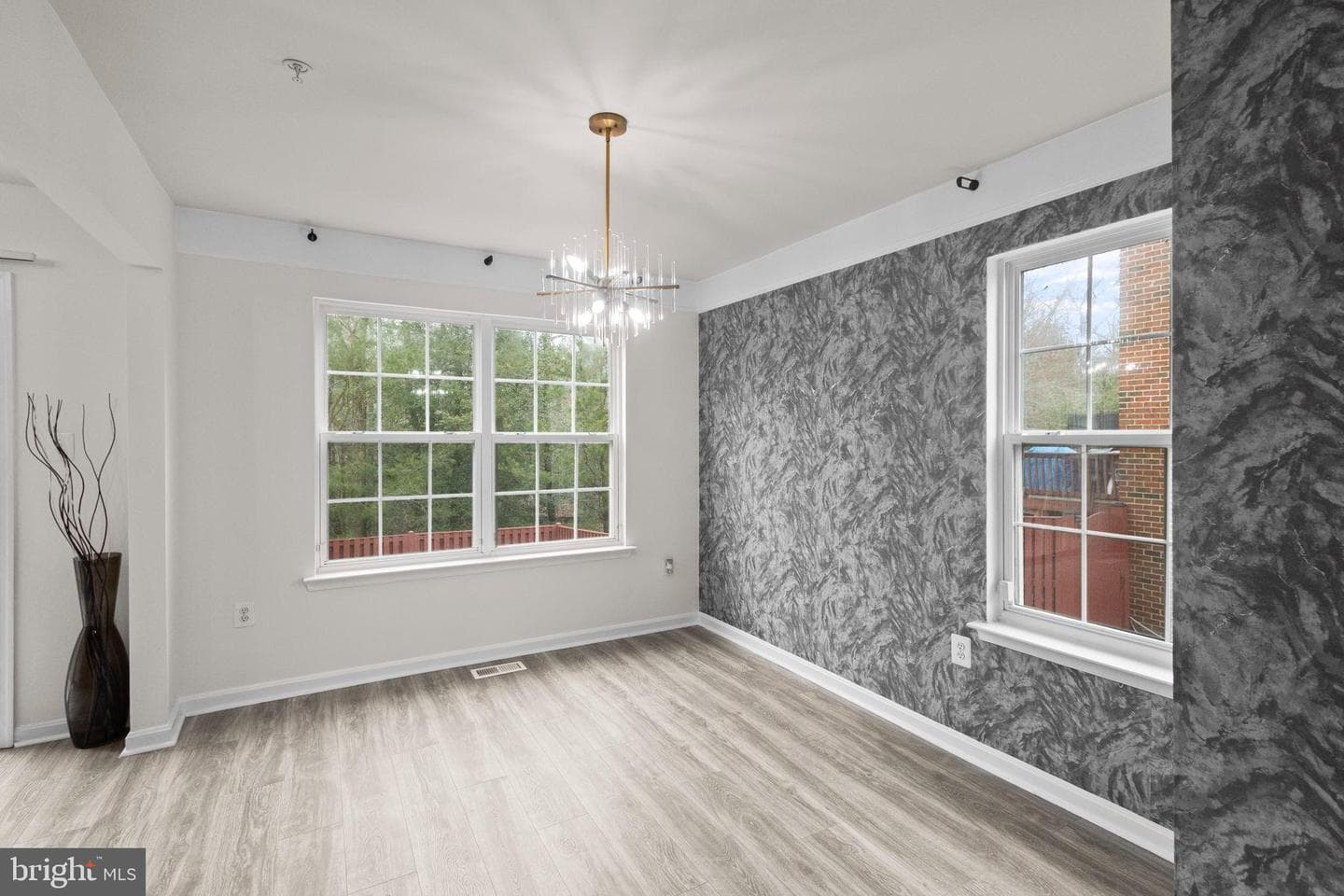 10906 W Point Place photo 9