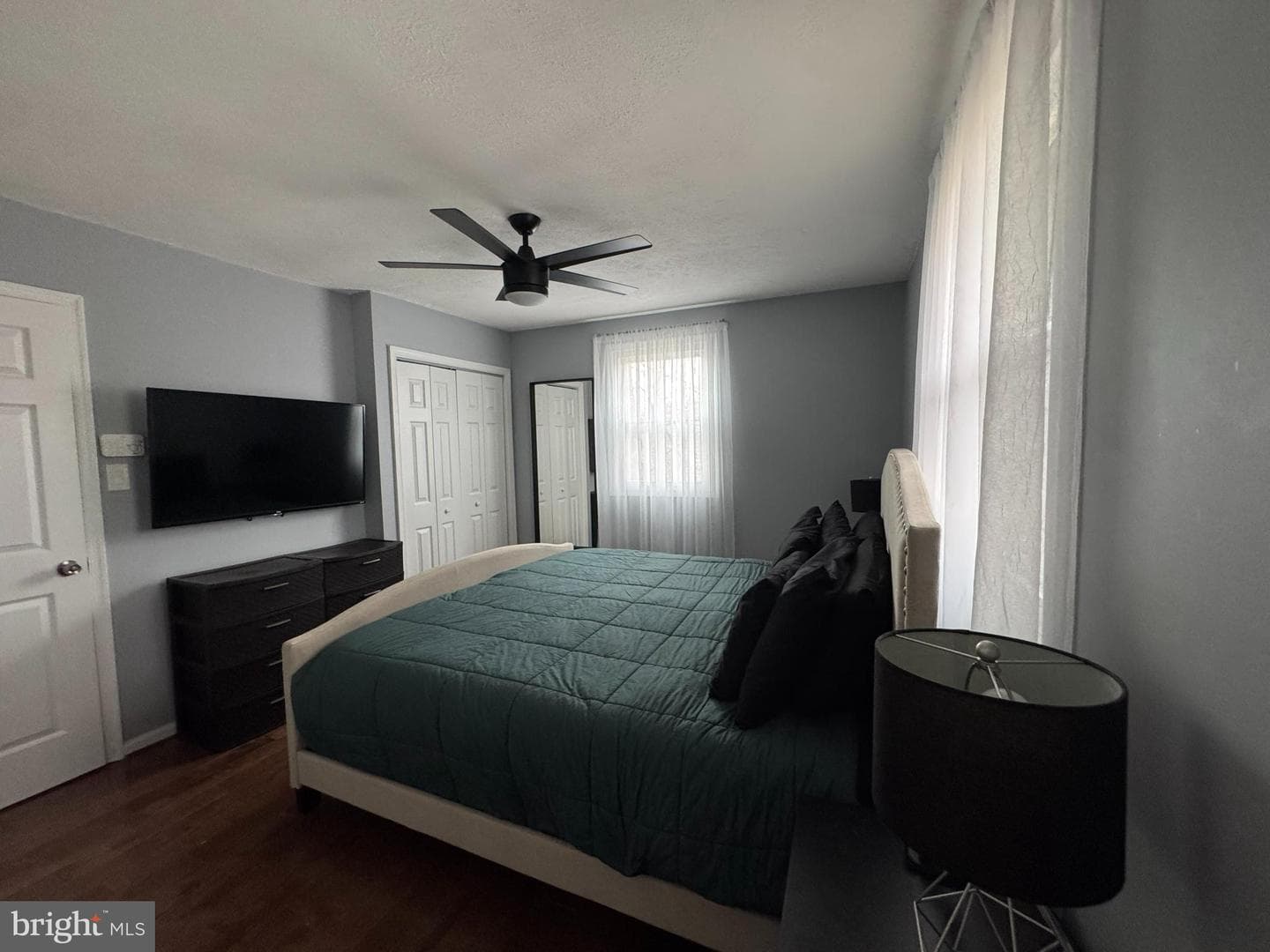 9018 Holly Avenue photo 6