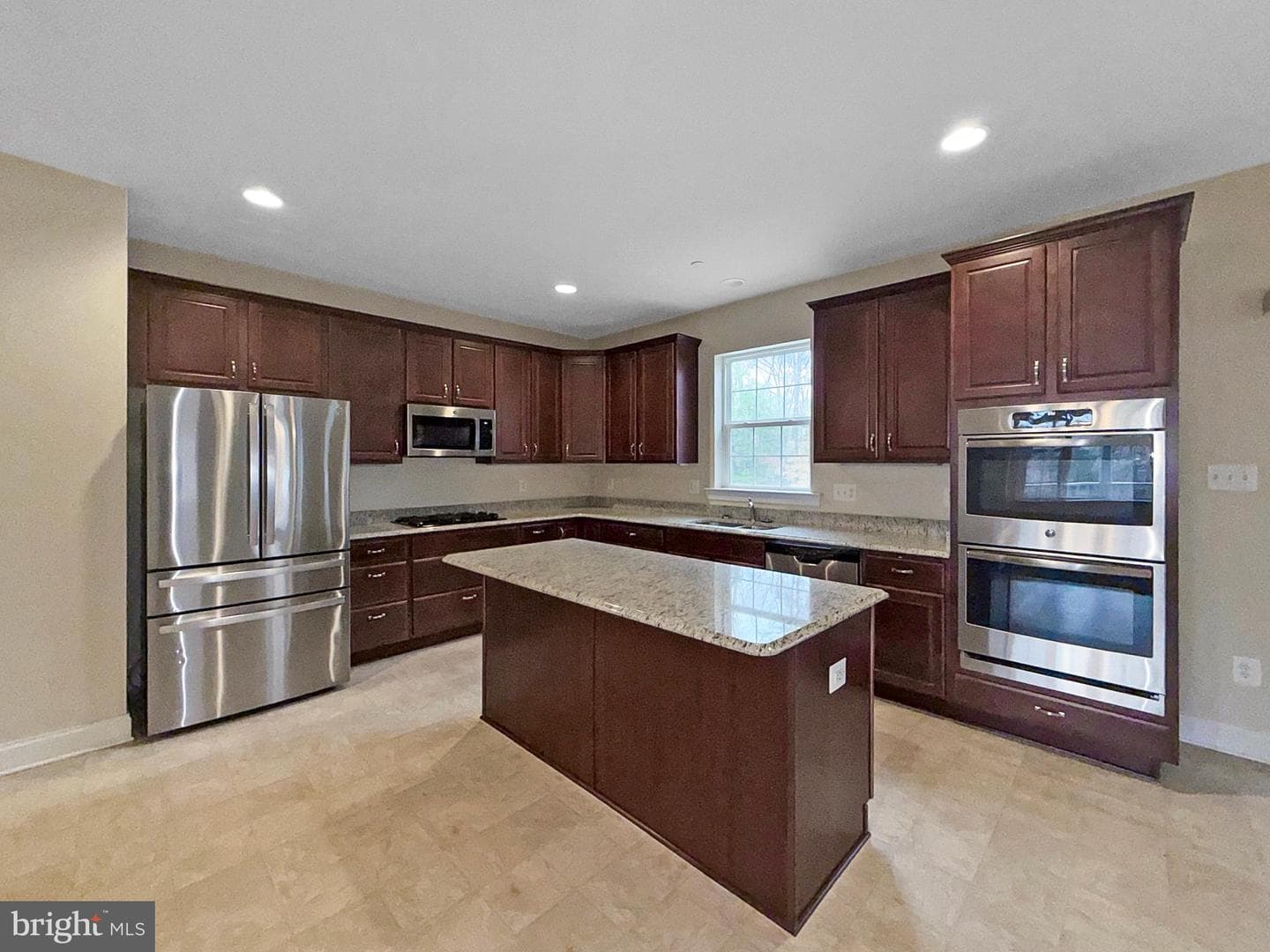 2829 Deer Creek Court photo 2