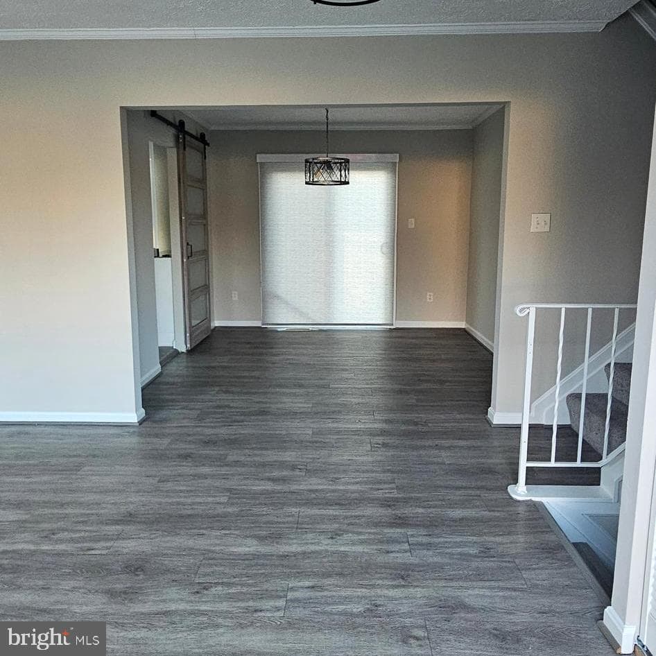 2082 Chapelside Court photo 2