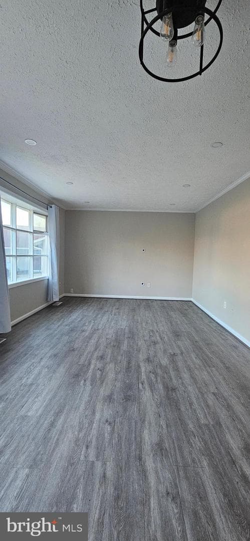 2082 Chapelside Court photo 3