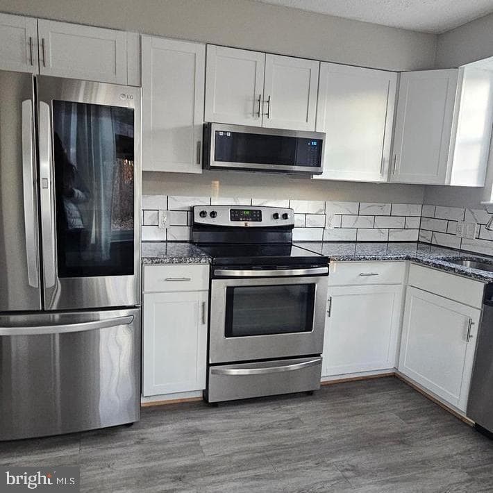 2082 Chapelside Court photo 8