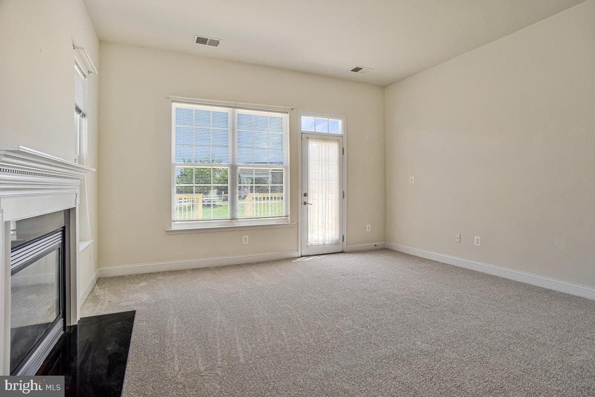 11094 Commanders Lane photo 5