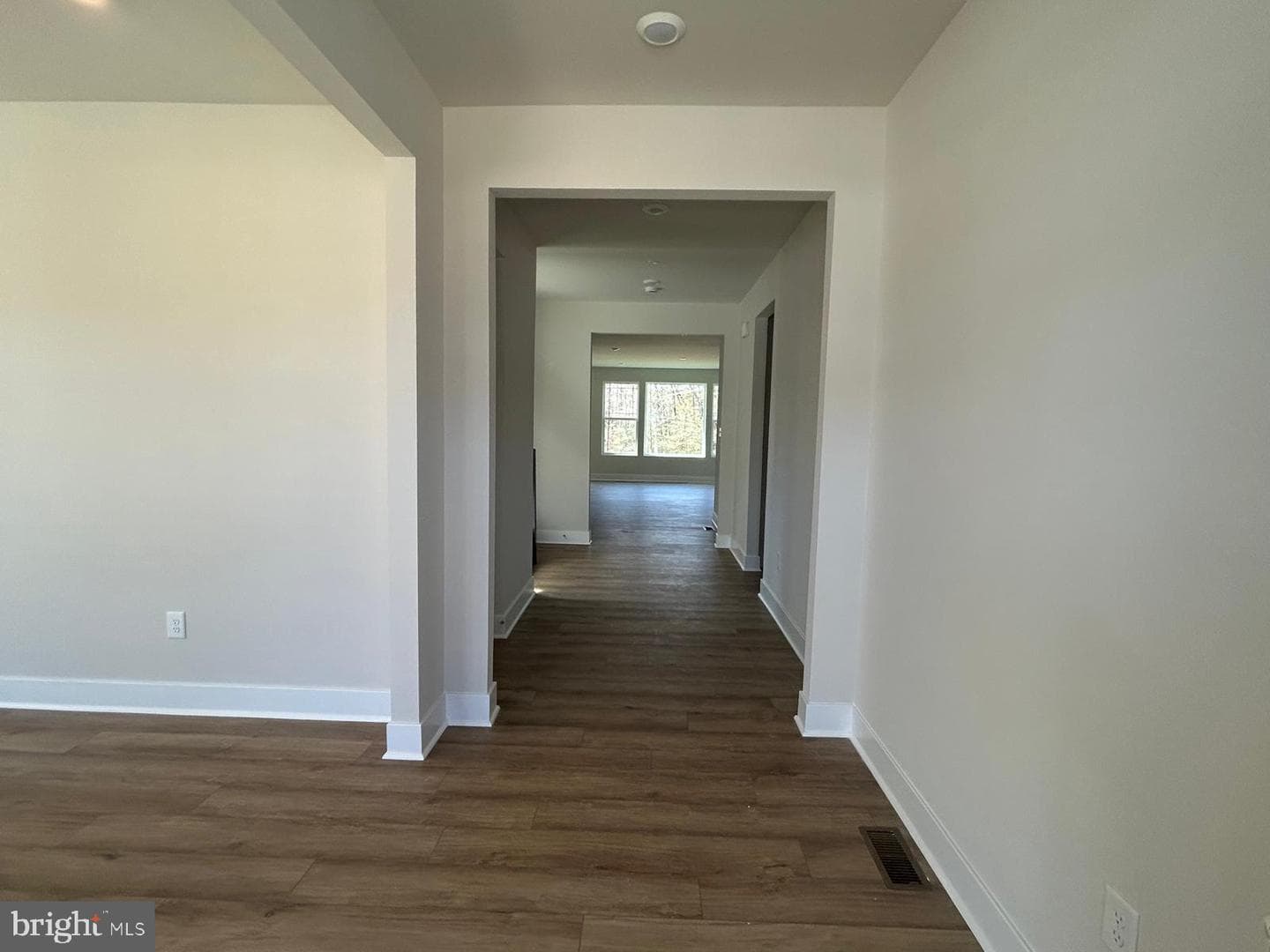 10135 Shenandoah Lane, White Plains