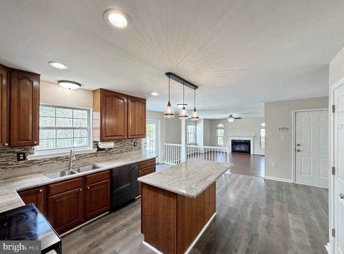 1305 Leicester Drive photo 12