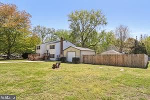 9701 Meadowview Drive photo 5