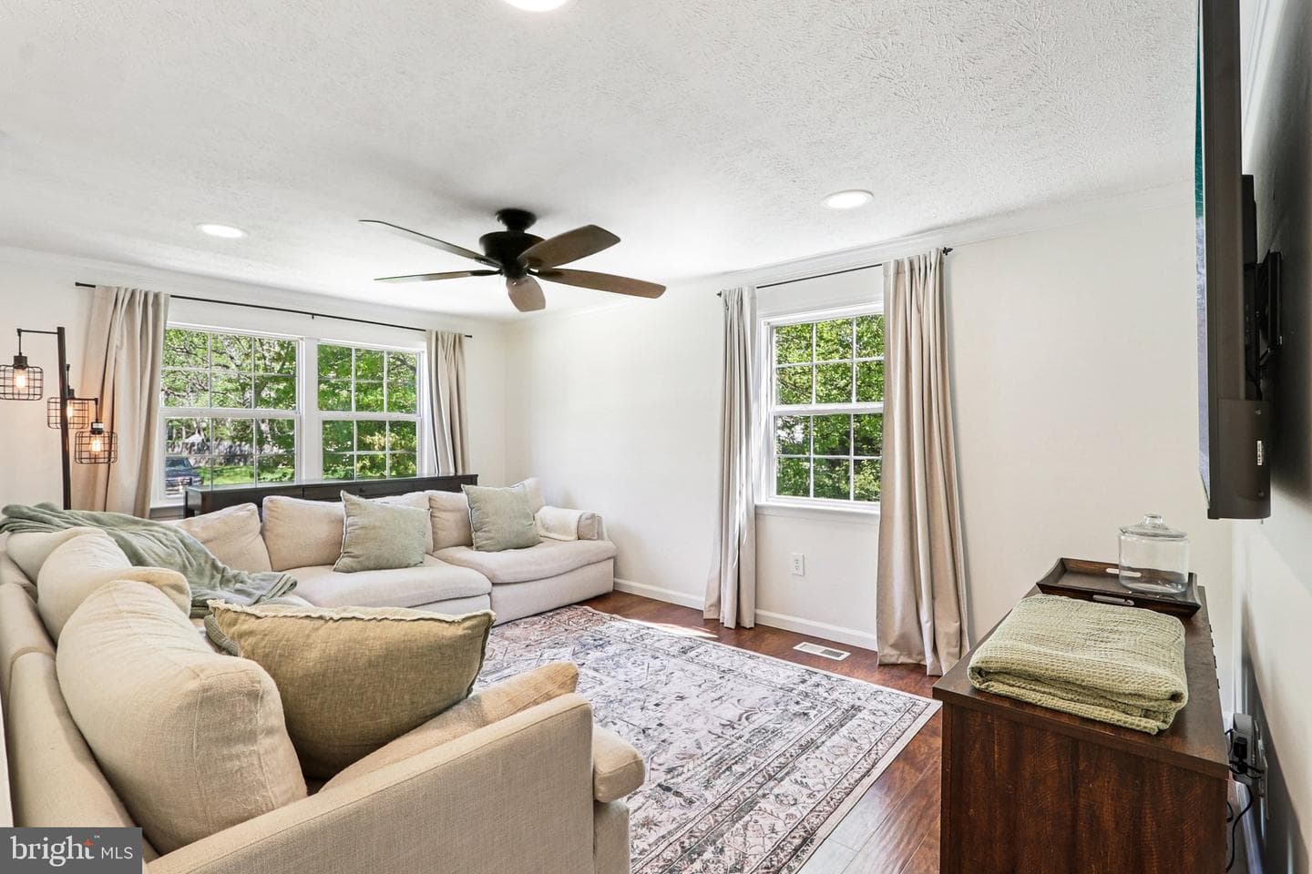 9701 Meadowview Drive photo 9