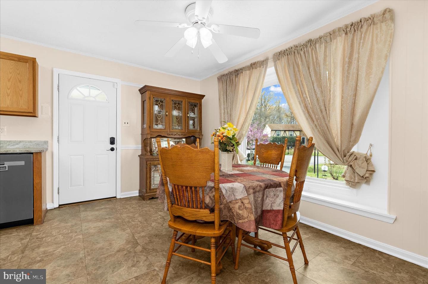 2450 Shawnee Lane photo 4