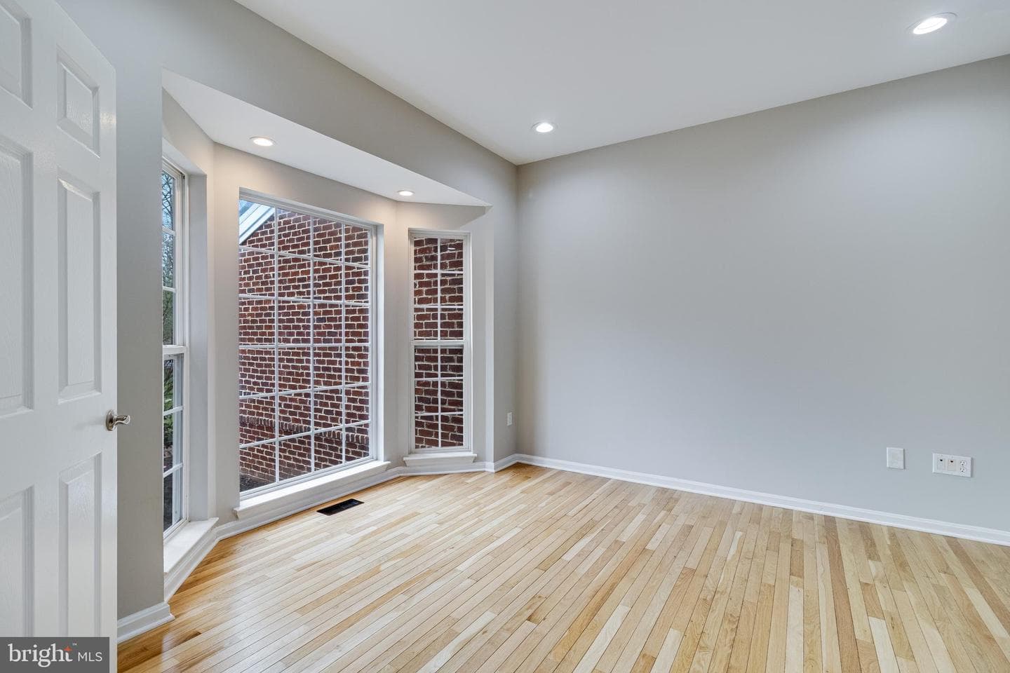 7910 Dartmoor Place photo 31