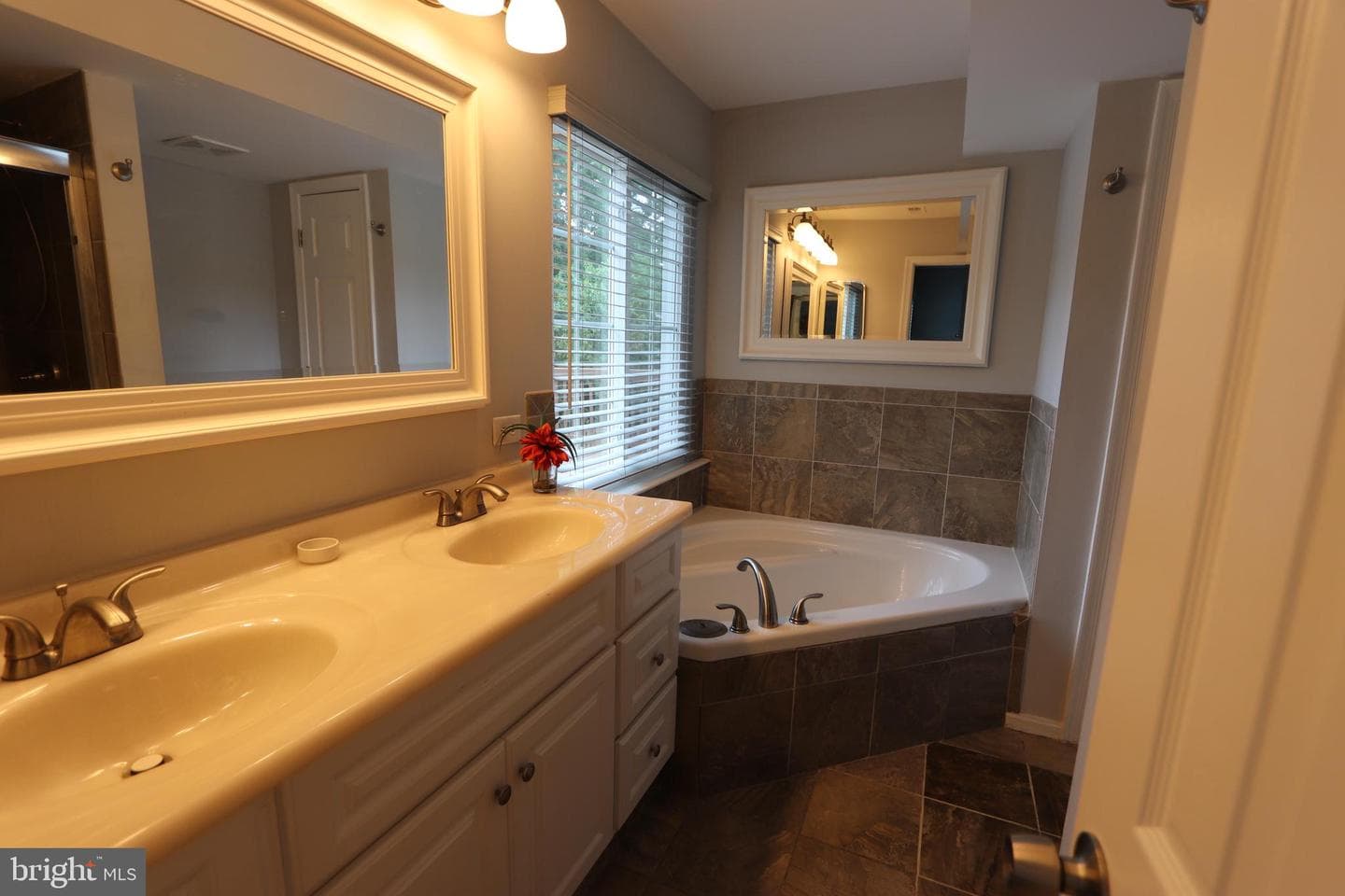 2338 Rolling Meadows Street photo 9