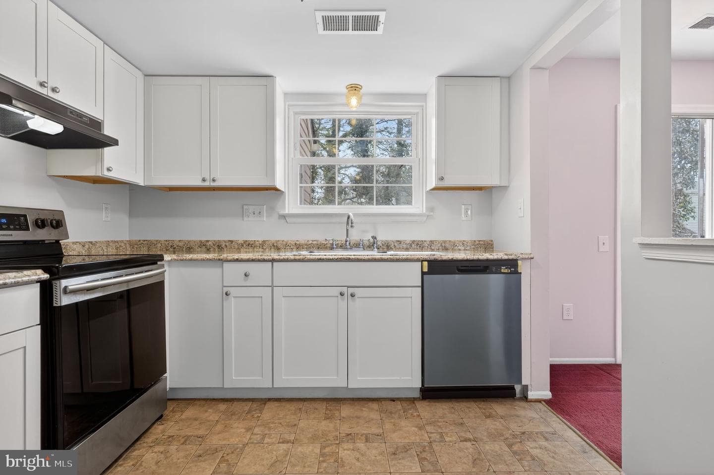 2587 Robinson Place photo 2