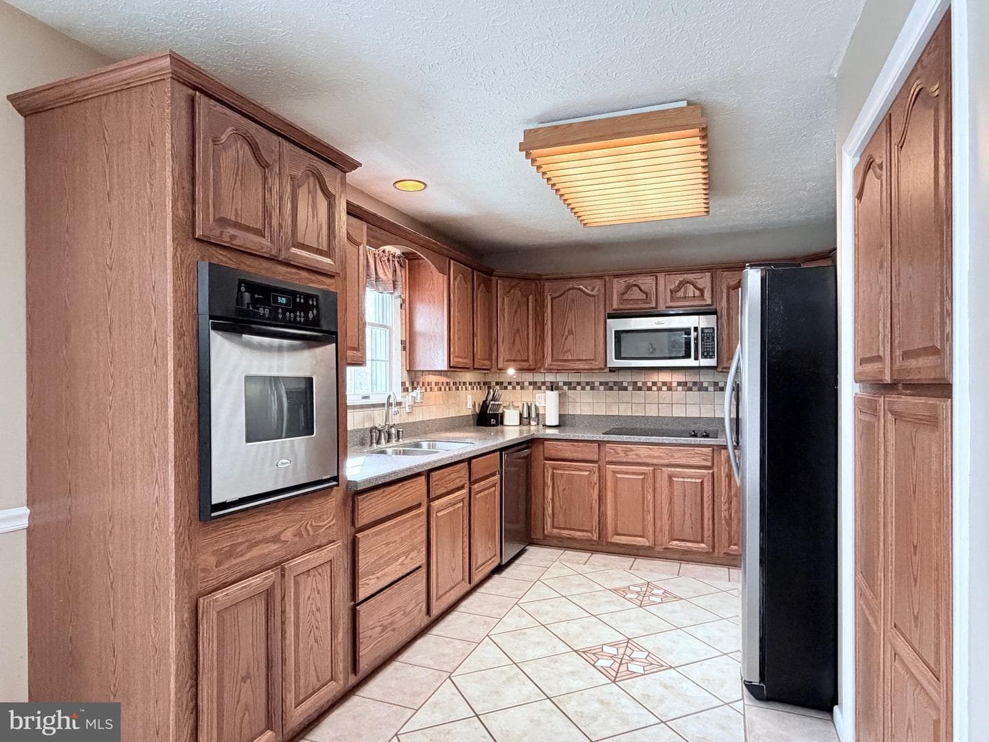 9486 Canary Drive photo 28