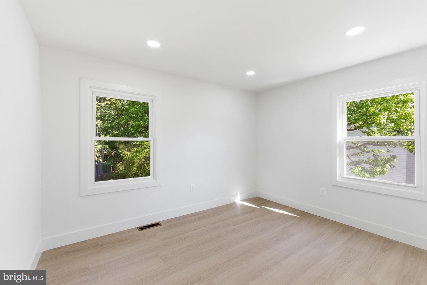 50 Garner Avenue photo 15