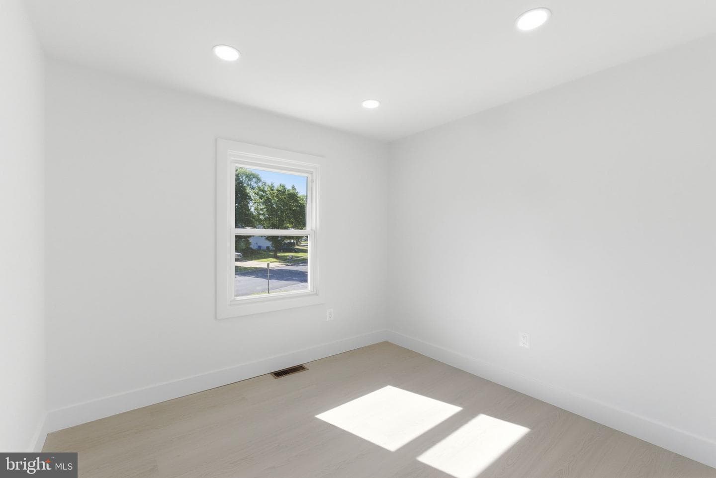 50 Garner Avenue photo 18