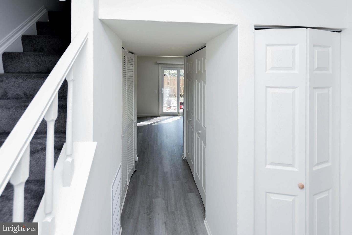 1736 Brightwell Court photo 4