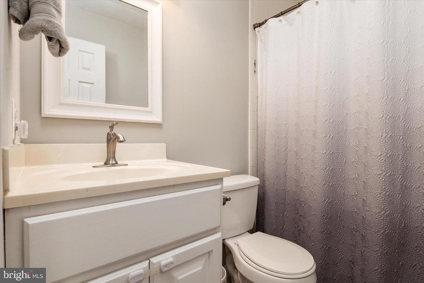 10242 Charles Street photo 11