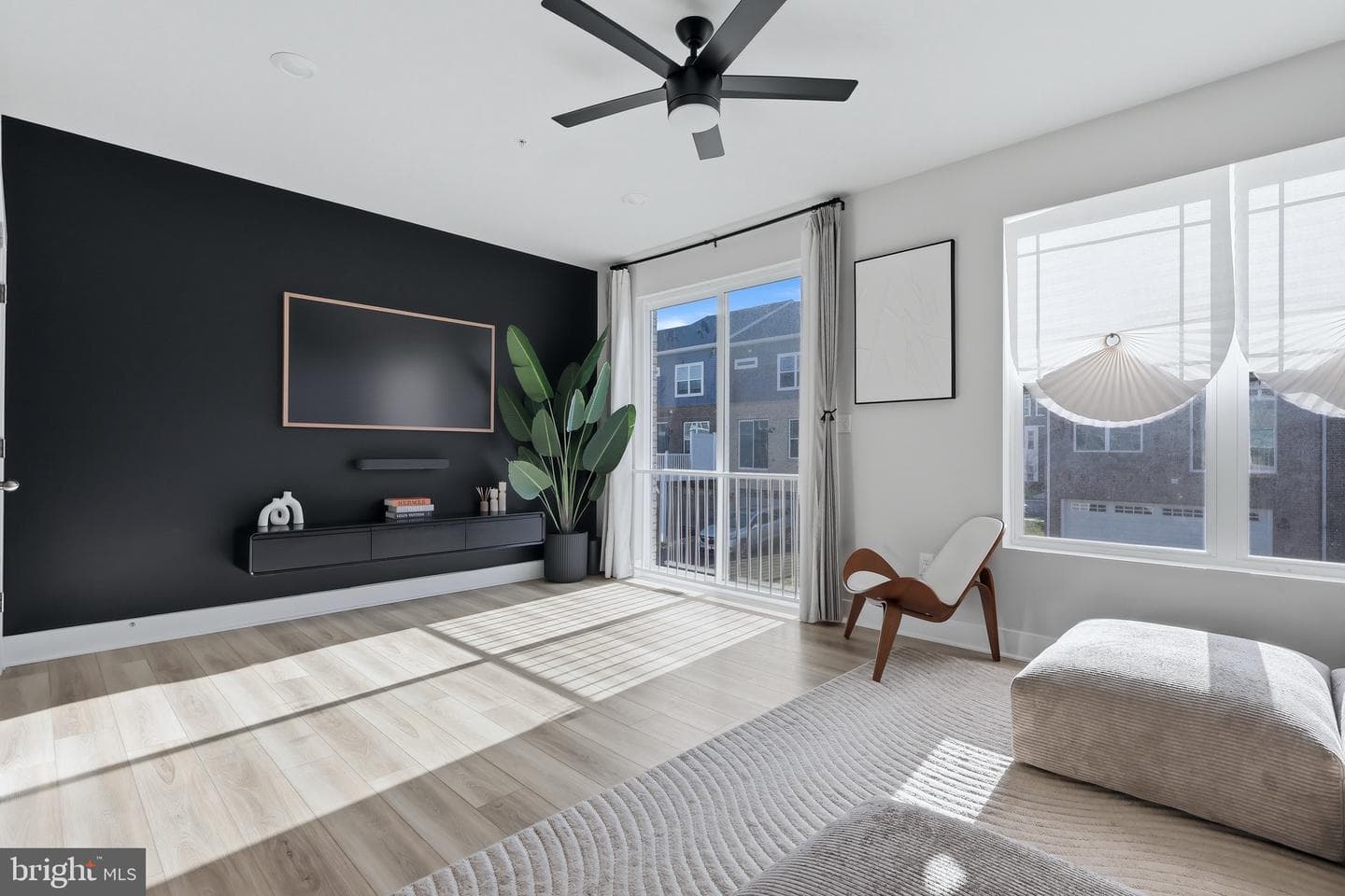 6894 Barrowfield Pl photo 4