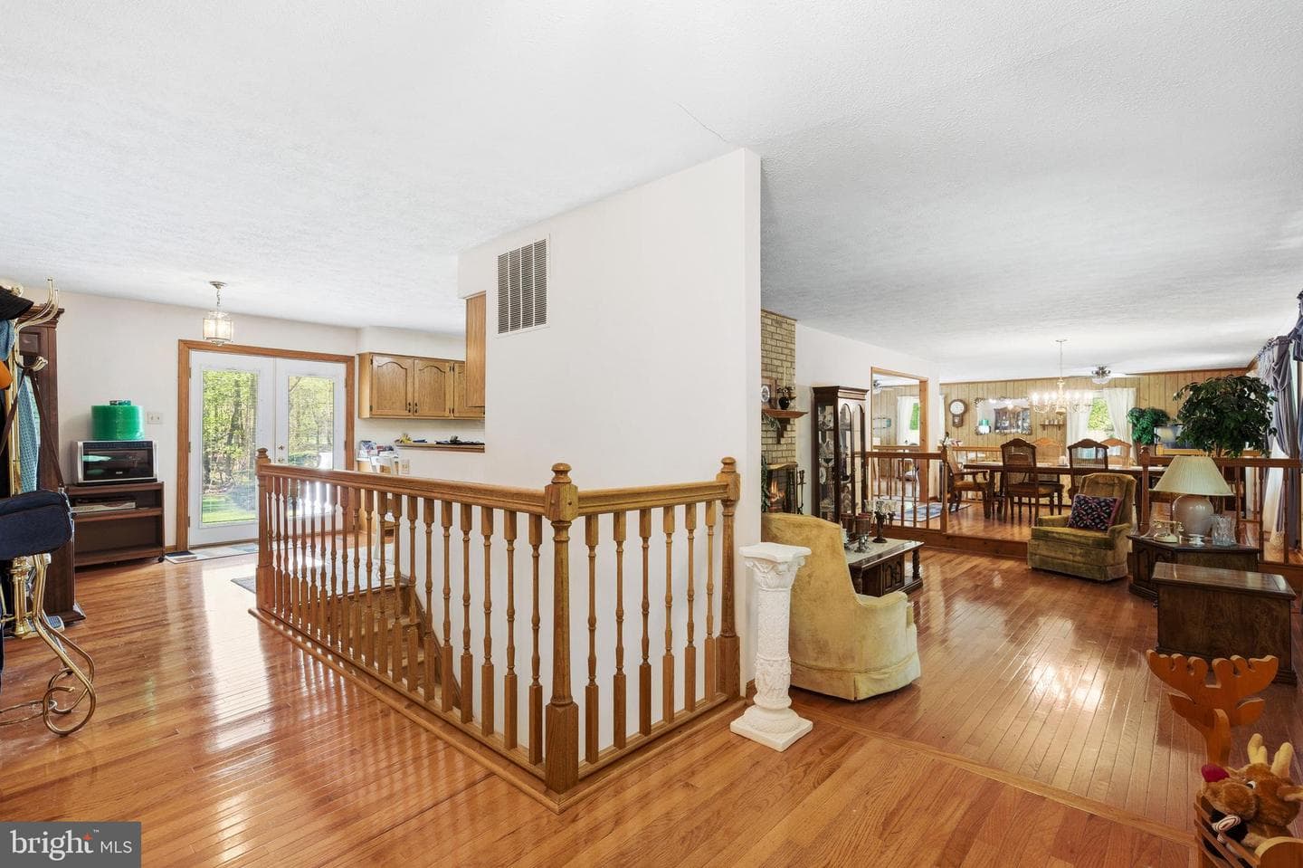 4465 Camelot Drive photo 19