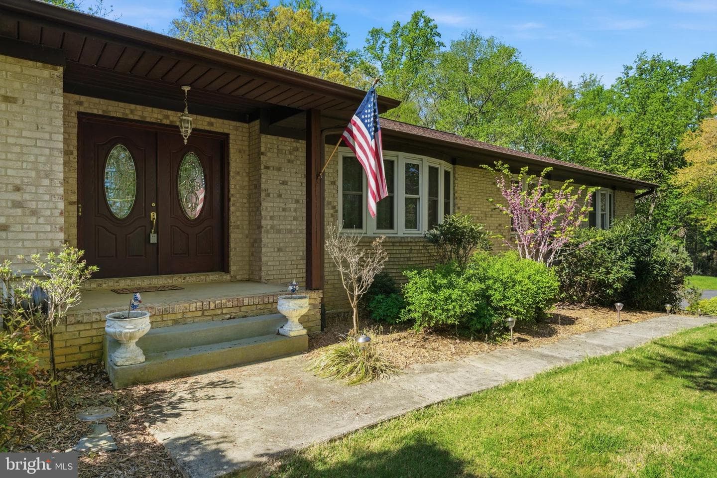 4465 Camelot Drive photo 3