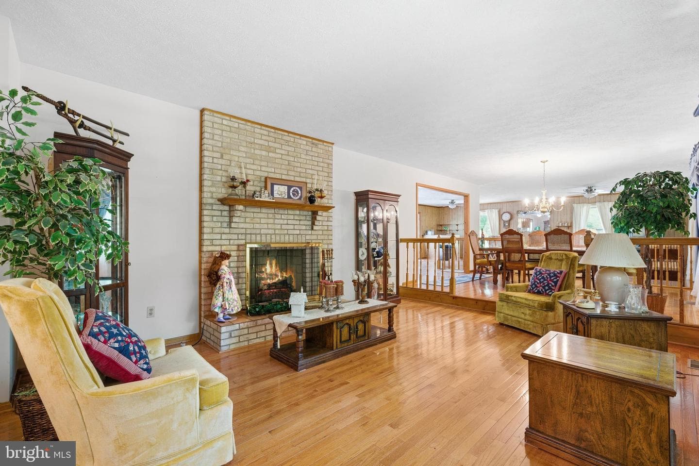 4465 Camelot Drive photo 5