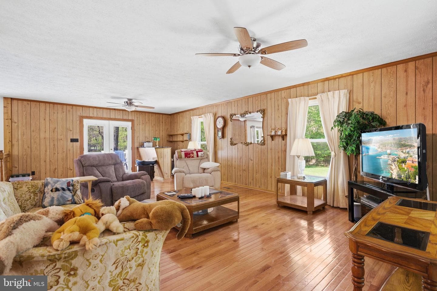 4465 Camelot Drive photo 7