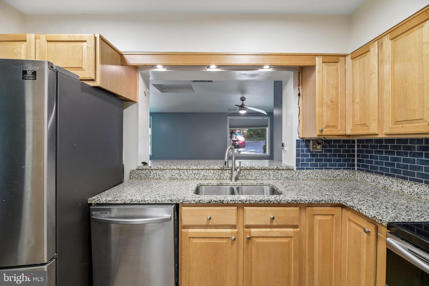 907 Charles Street photo 12