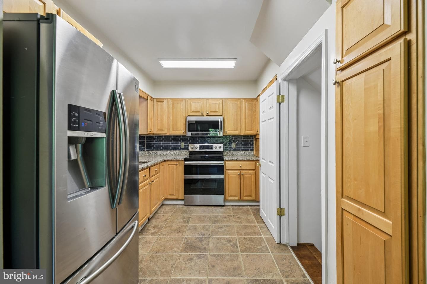 907 Charles Street photo 14