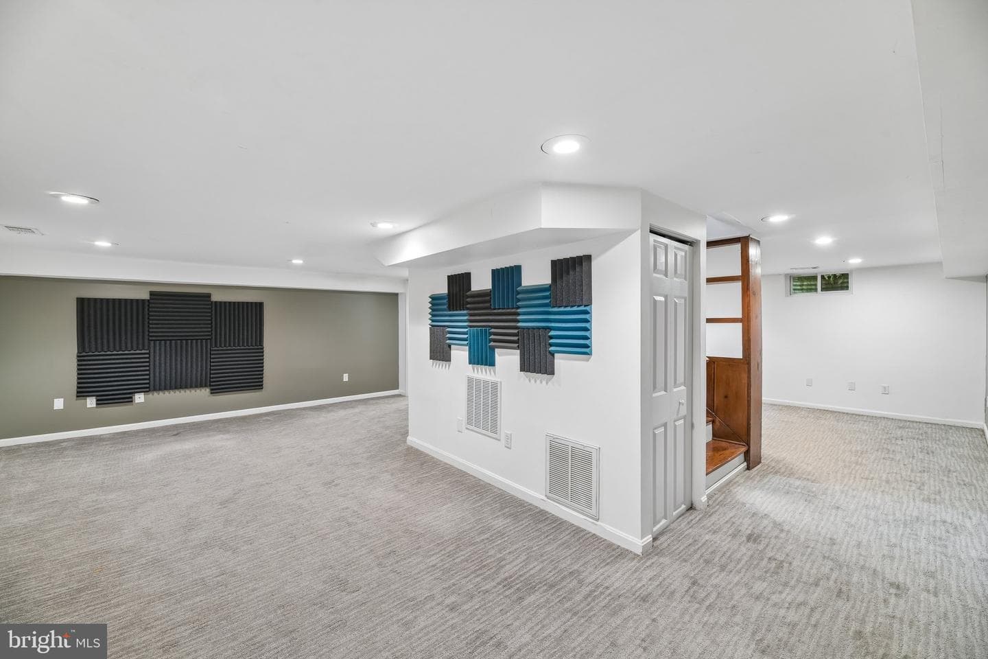 907 Charles Street photo 28