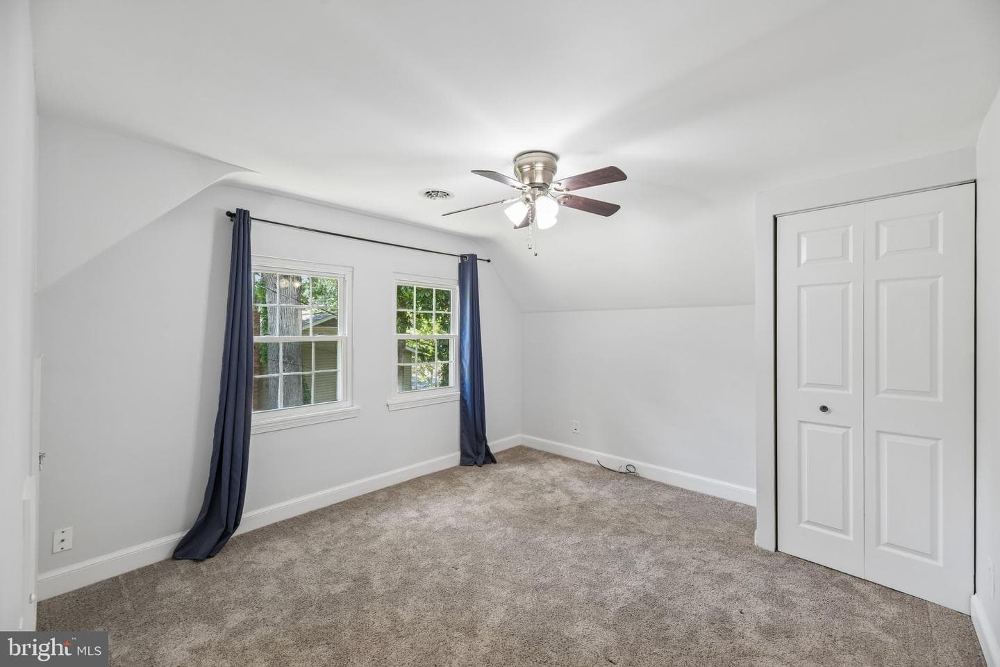907 Charles Street photo 37