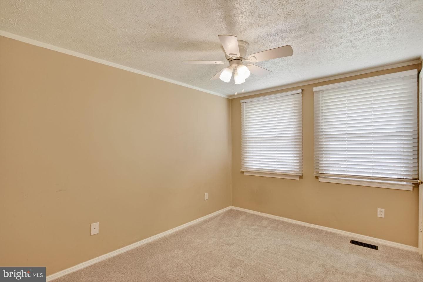 9773 Emerald Lane photo 9