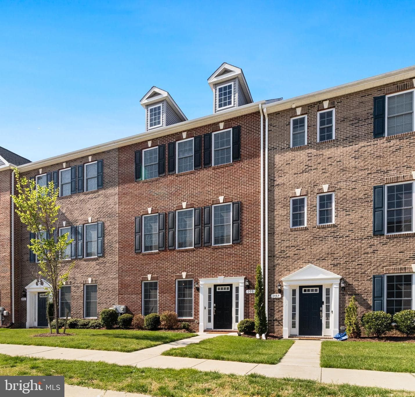 995 Rye Drive photo 3