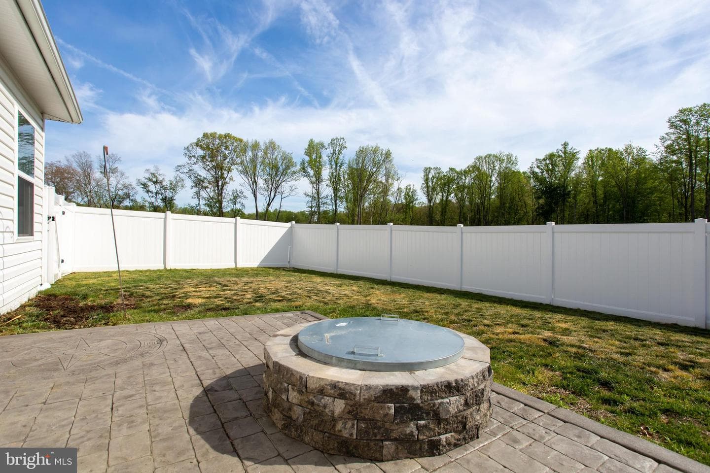 291 Forest Edge Ave photo 6