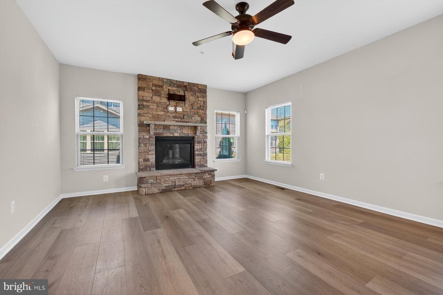9974 Moddy Lane photo 4