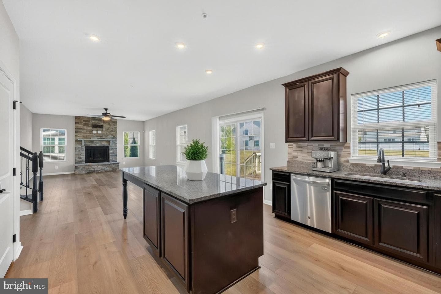9974 Moddy Lane photo 6