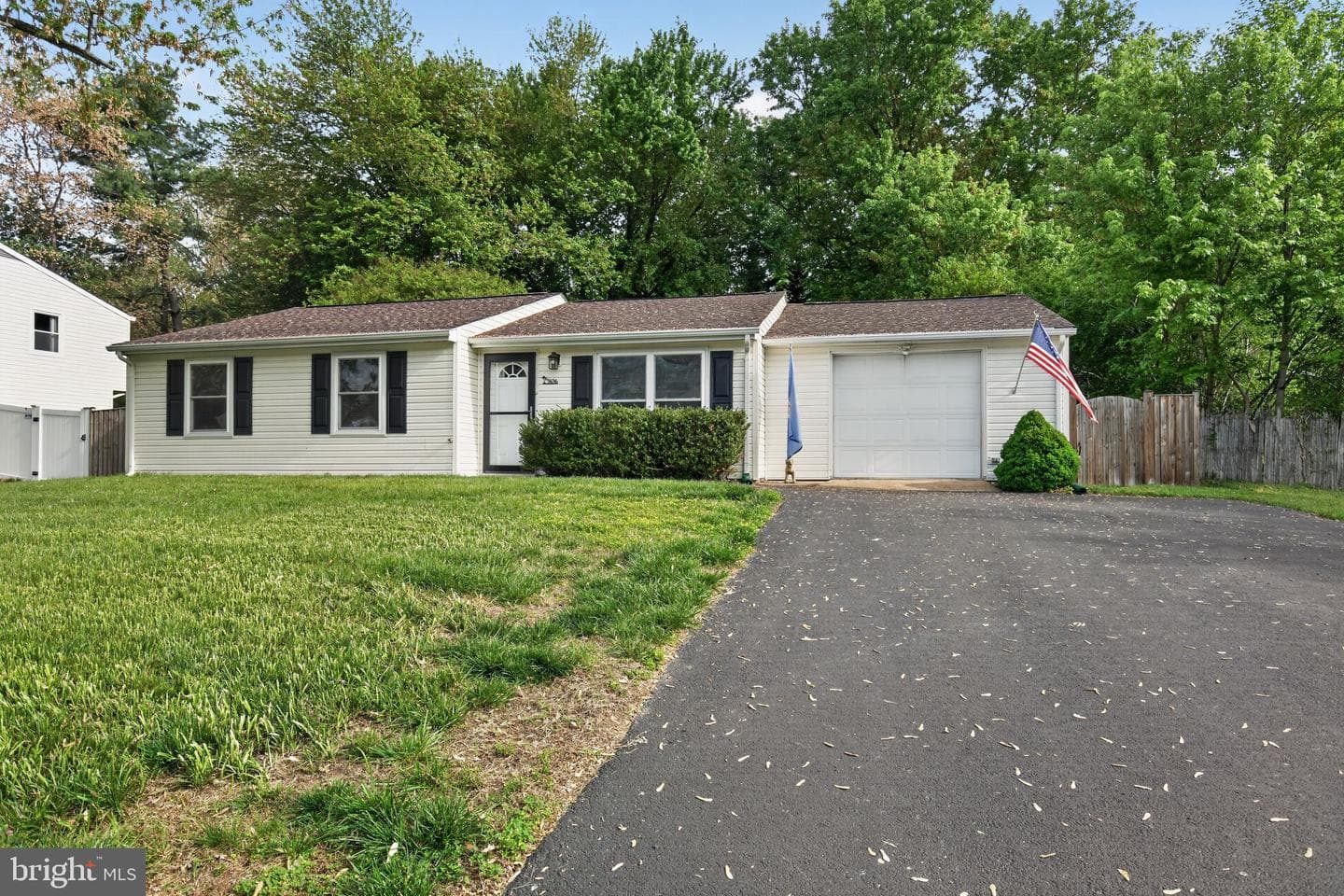 9696 Meadowview Drive photo 3